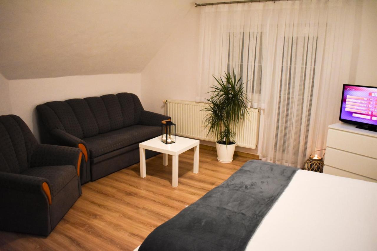 Privat Harencar Lägenhet Stará Lesná Exteriör bild